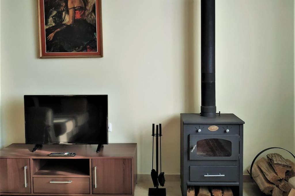 Deppy'S House Κοντά Στα Λουτρά Πόζαρ Apartman Chrysi Kültér fotó